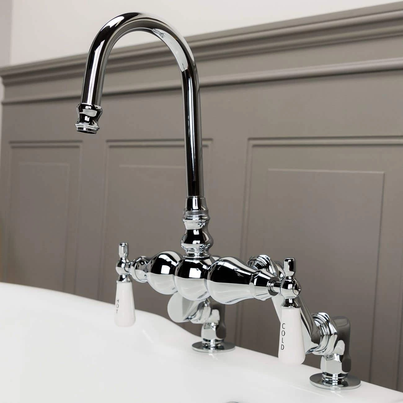Deck Mount Clawfoot Tub Gooseneck Faucet 4 Deck Mount Clawfoot Tub Gooseneck Faucet - Image 2