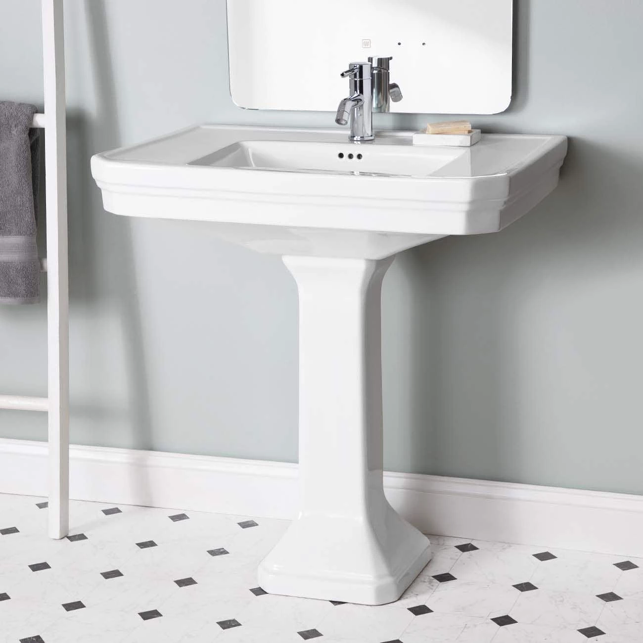 32 Inch Pedestal Sink 5 32 Inch Pedestal Sink - Image 3